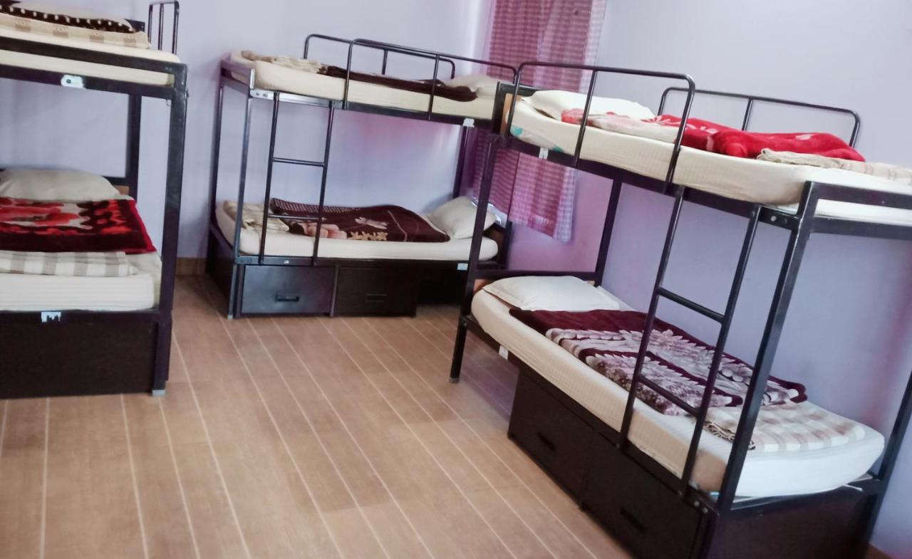 Monkey Bunky-3Monkeys Backpacker'S Hostel カトマンズ エクステリア 写真
